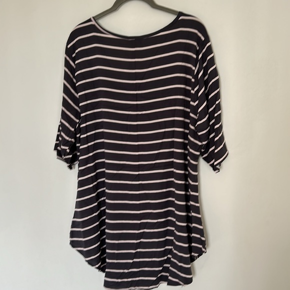 NWT Torrid 2 Pink/Gray Stretch Challis Tunic - Picture 9 of 9